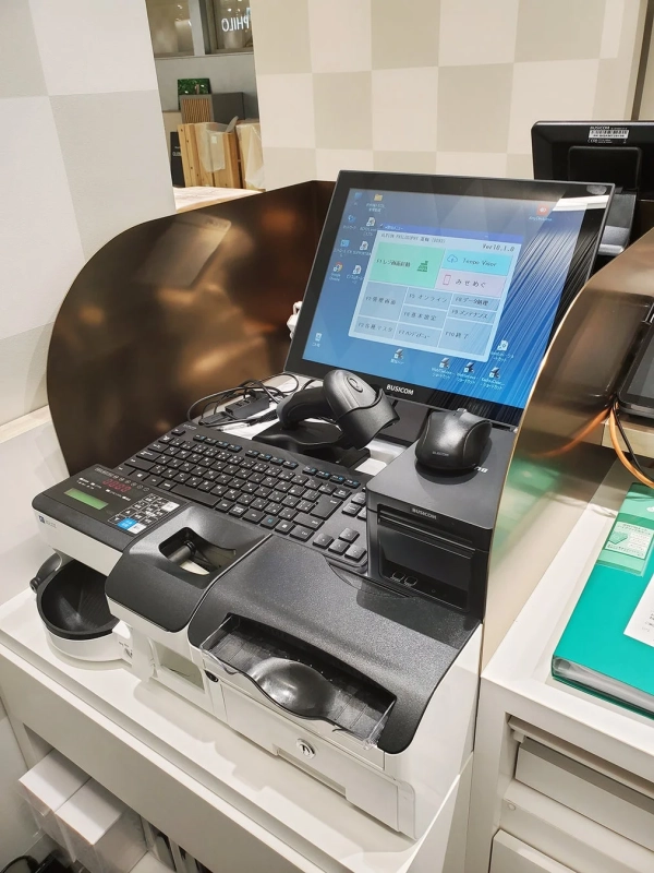 POSシステム,レジ,店舗,会計,ビジネス機器,コンピュータ,タッチパネル,キーボード,プリンター,小売,事務機器