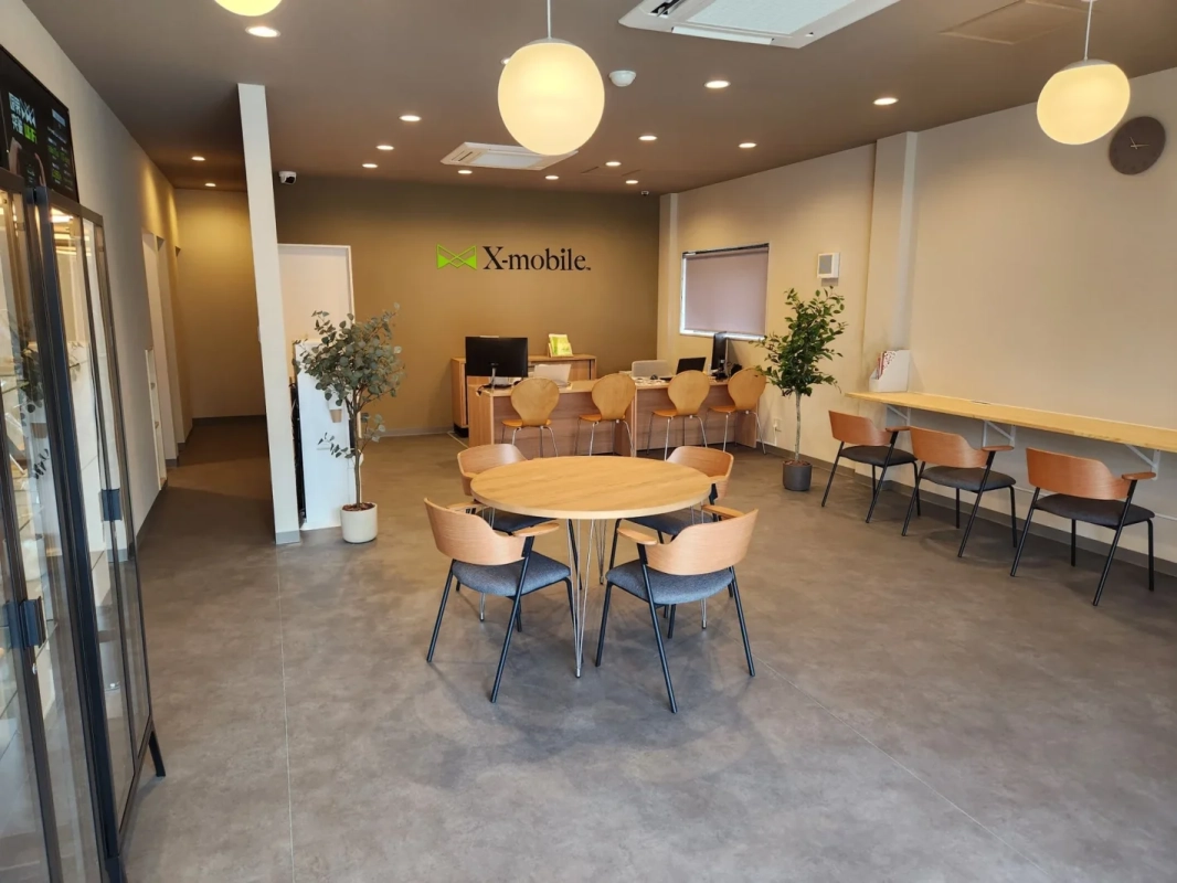 エックスモバイルの店舗内部