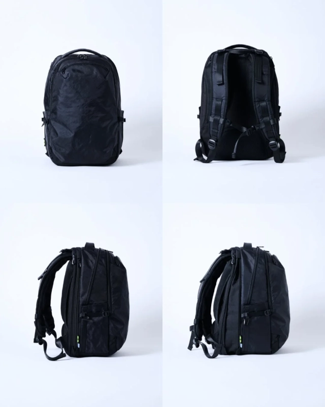 黒いバックパックの製品写真