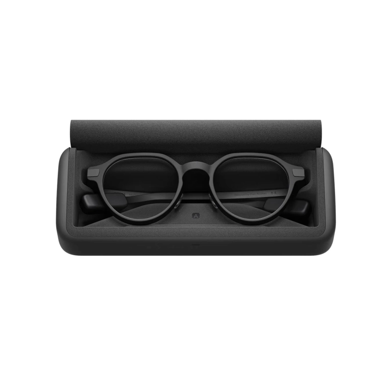 スマートグラスが充電ケースに収納されている画像