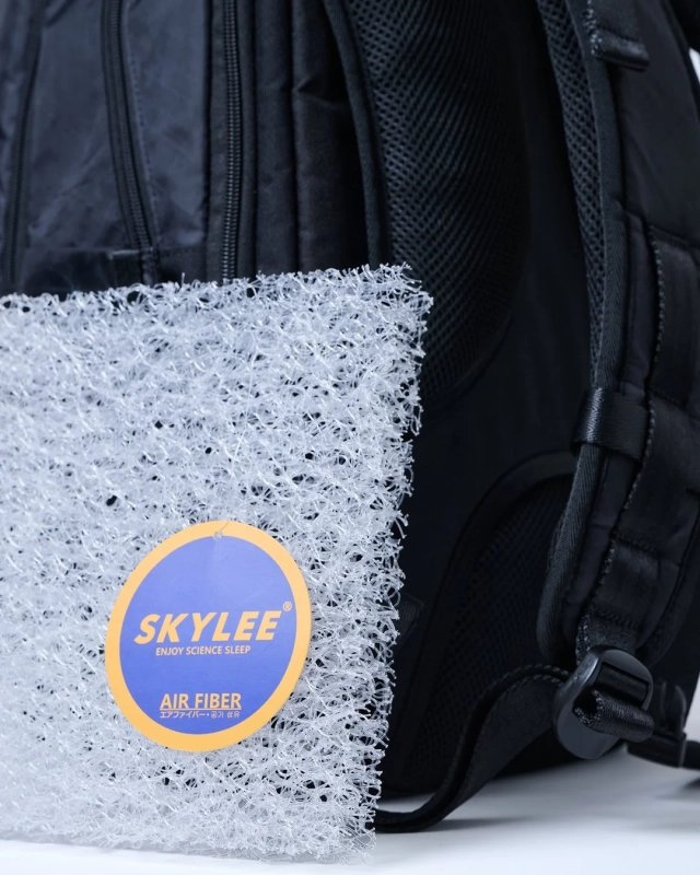 SKYLEE AIR FIBERの素材とバックパックの背面