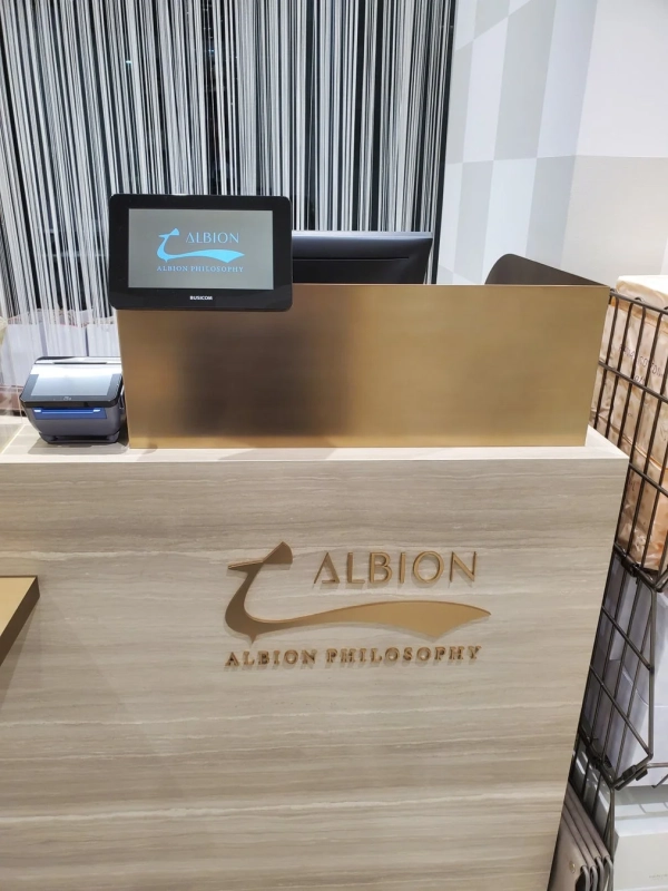 化粧品,店舗,カウンター,ブランドロゴ,美容,小売店,ディスプレイ,デパート