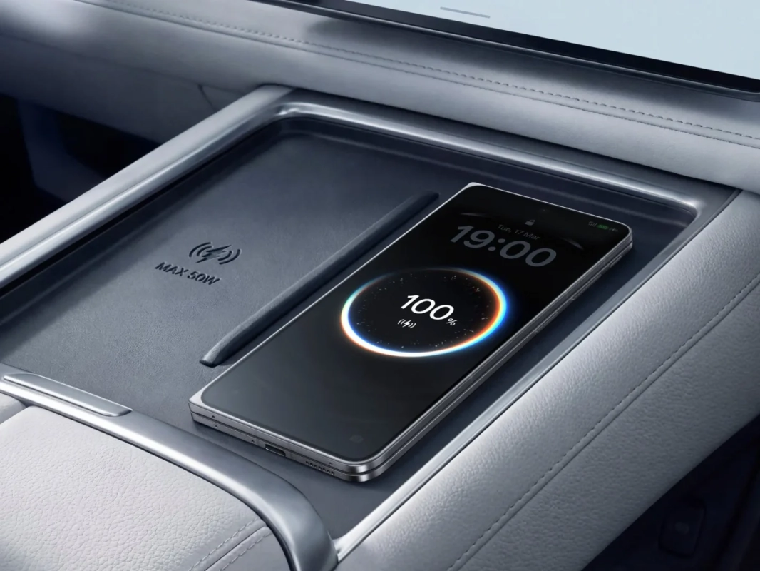 車内ワイヤレス充電