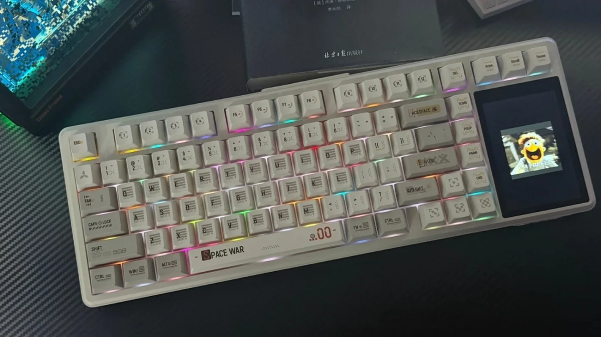 L99のRGBバックライトとディスプレイ