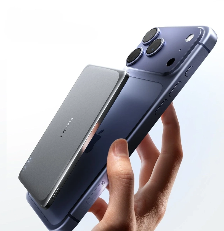 iPhoneに装着されたMiniMag Pro