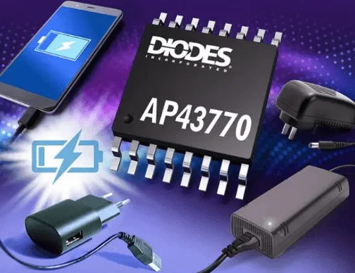 スマートフォン、充電器、半導体チップのイメージ