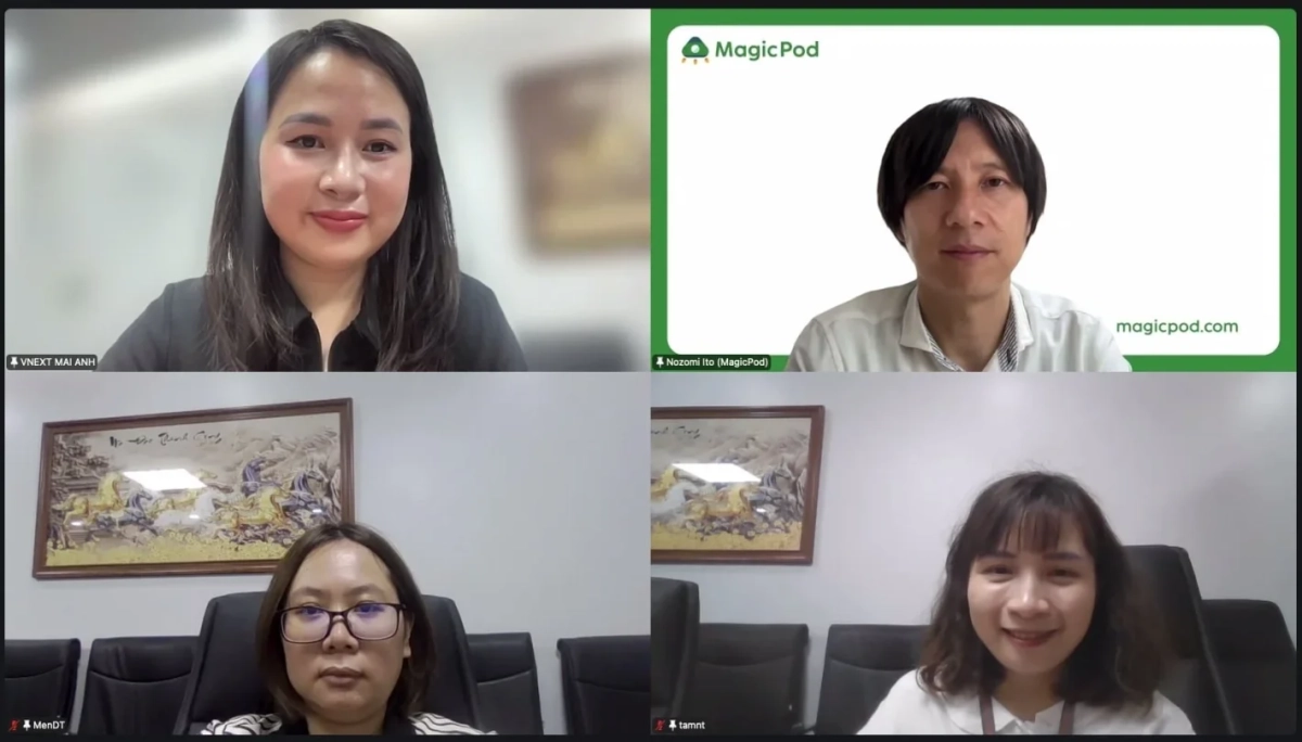 VNEXTがMagicPodを導入し、オンライン会議で議論する様子