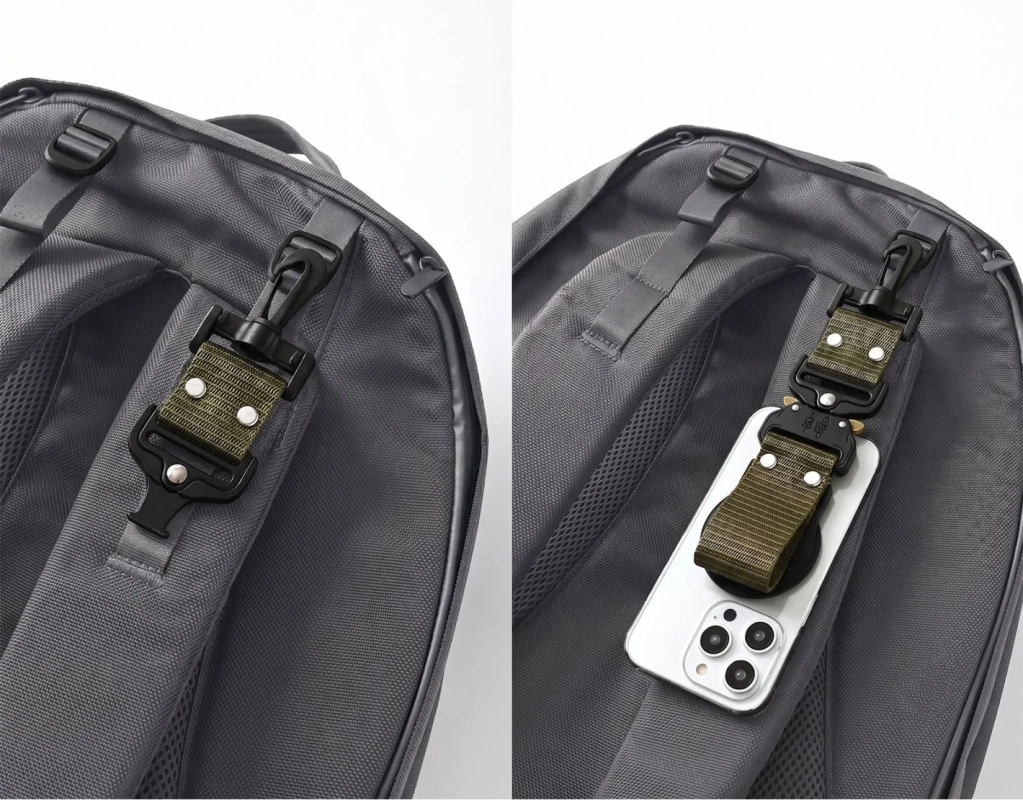 バックパックに装着されたスマホホルダー