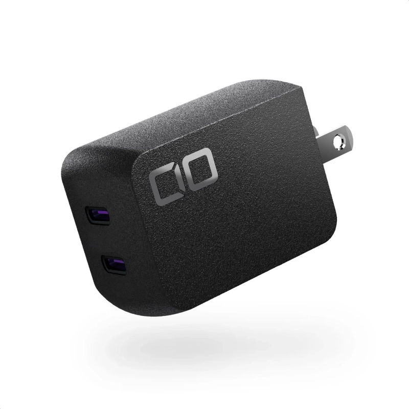 黒色のACアダプターで、2つのUSB-Cポートを備えています