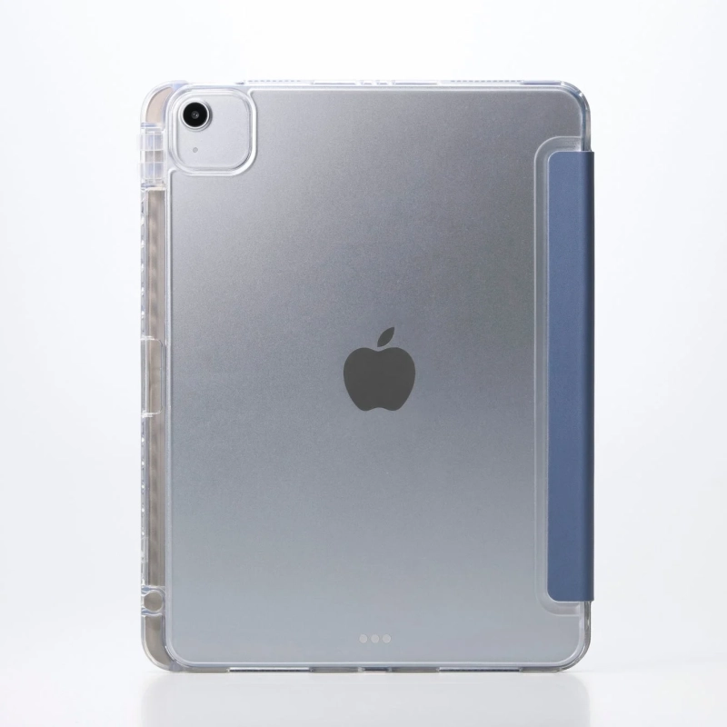 透明な保護ケースに収納されたiPad背面