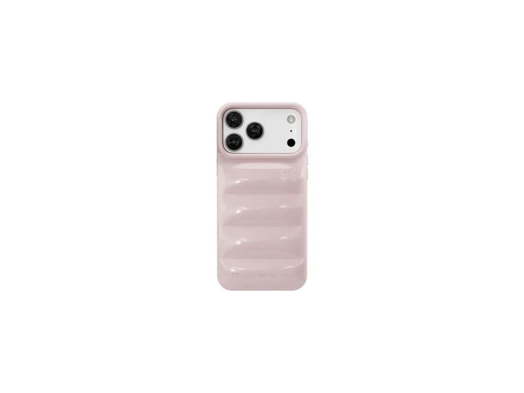 淡いピンク色のスマートフォンケース