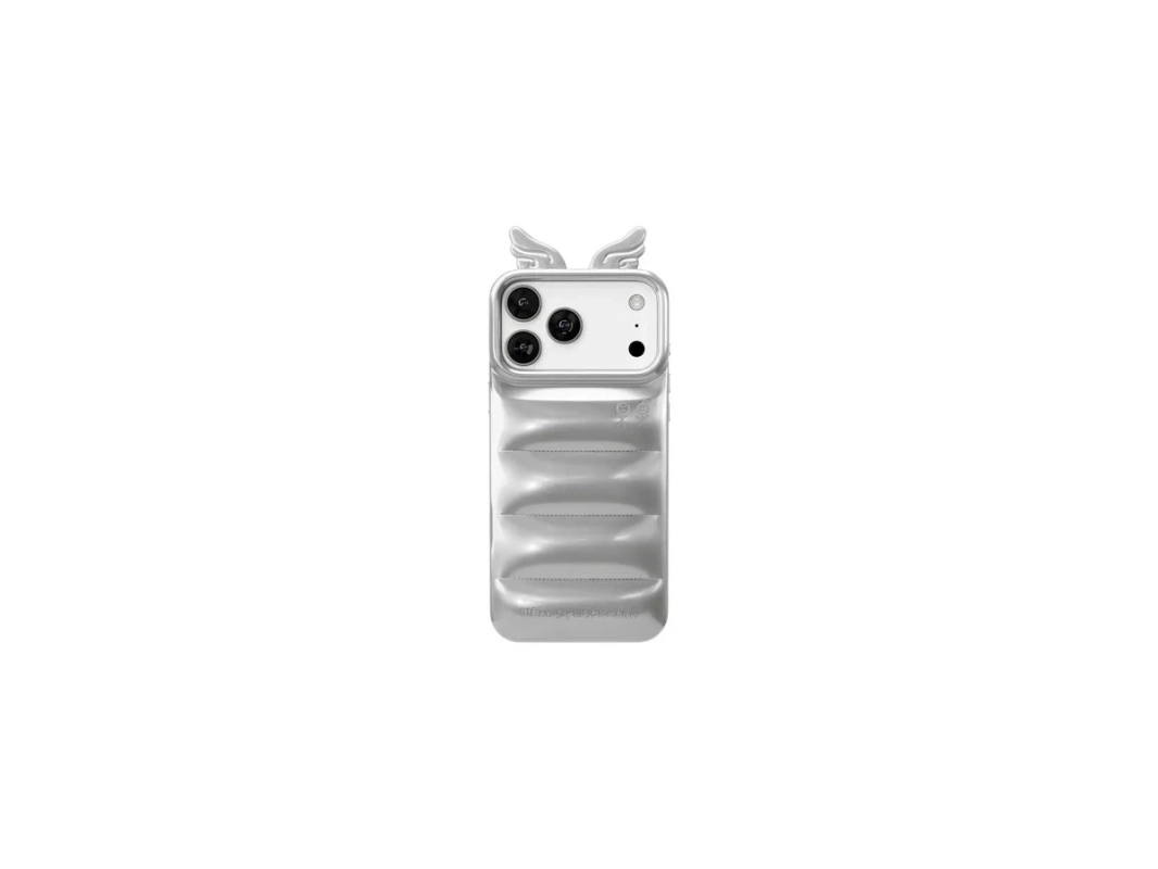シルバーのキルティング加工が施されたiPhoneケース