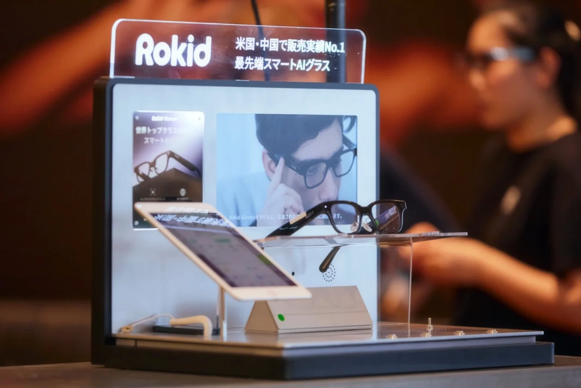 Rokid AIグラス製品展示