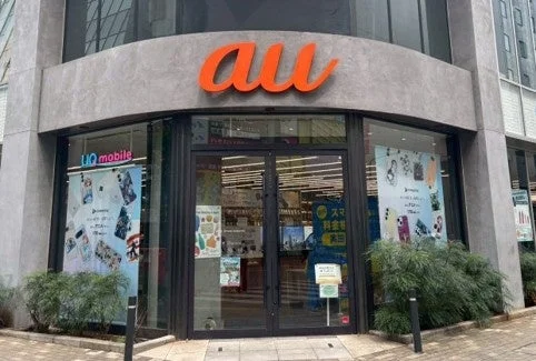 au Style IKEBUKUROの店頭