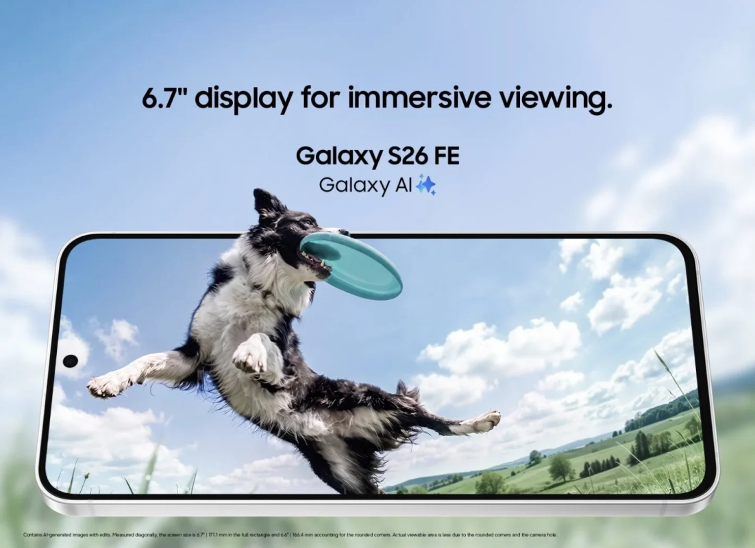 Samsung Galaxy S26 FEのディスプレイにフリスビーをキャッチする犬の画像